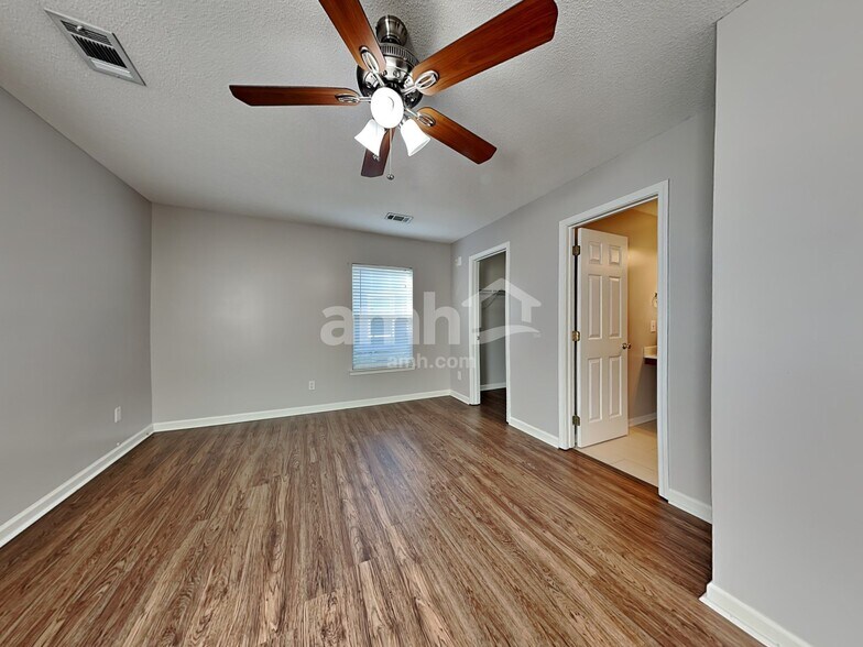 Building Photo - 240 Tigers Paw Dr