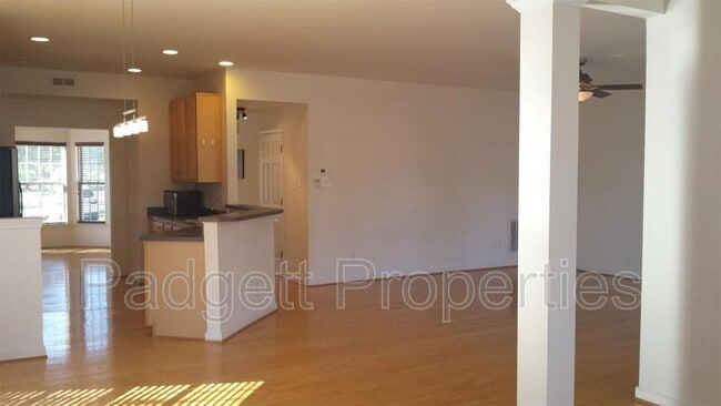 Building Photo - 4321 Meredith Creek Dr