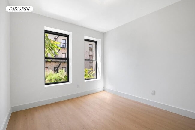 Building Photo - 972 Montgomery St