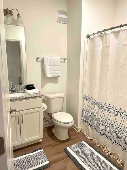 Building Photo - 8367 Coventry Ct