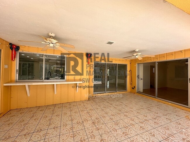Building Photo - 4403 SE 19th Pl