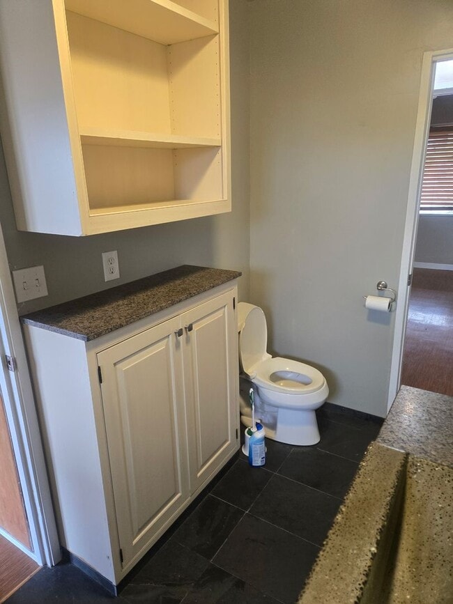 Building Photo - 1511 8th St