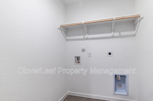 Building Photo - 3338 Gingham Pt