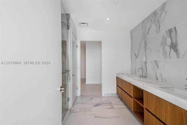 Building Photo - 1400 Biscayne Blvd