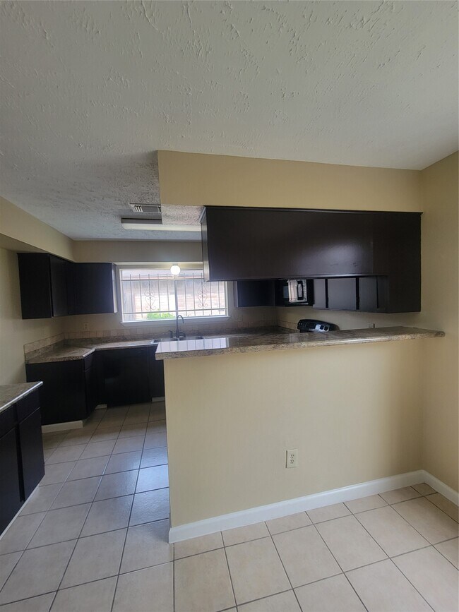 Building Photo - 19330 Cypress Bay Dr