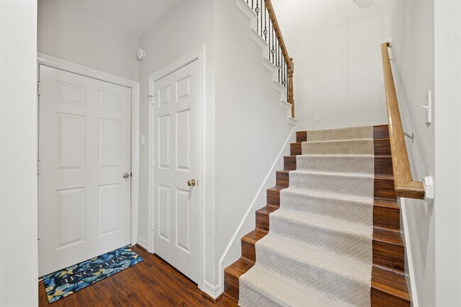 Building Photo - 4208 Greystone Way