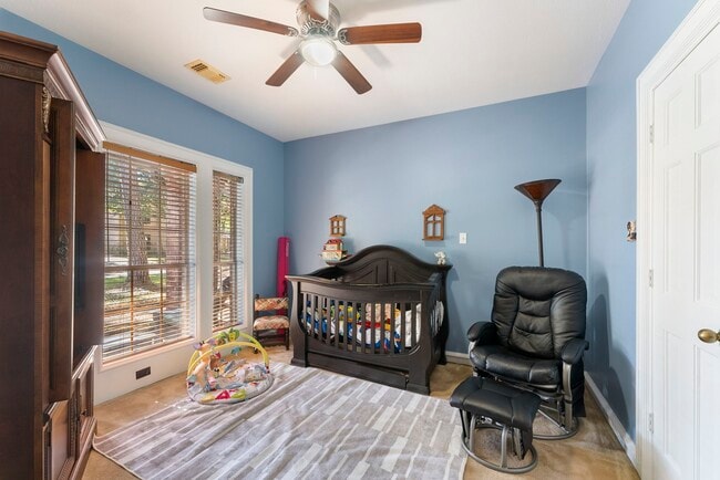 Building Photo - 11 Hornsilver Pl