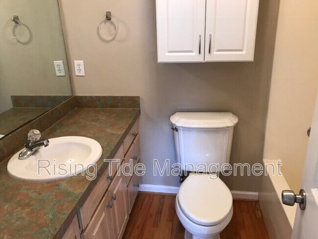 Building Photo - 2208 Mountain View Rd