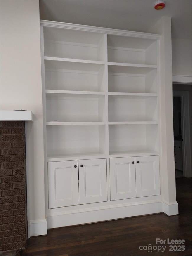 Building Photo - 1915 Hamorton Pl