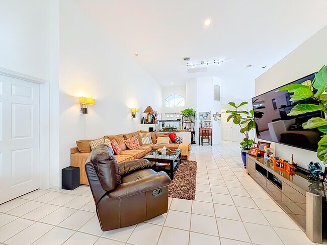 Building Photo - 11853 Fountainside Cir