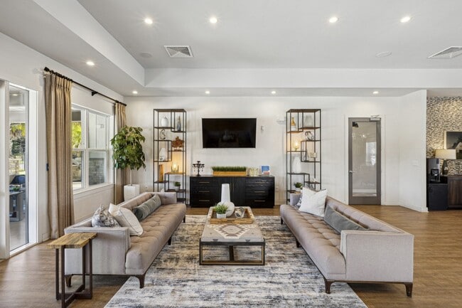 Building Photo - Evergreen at Southwood