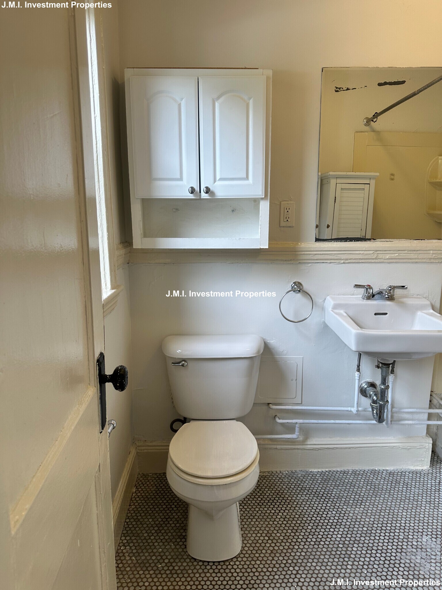 Building Photo - 90 Brainerd Rd