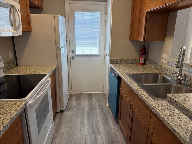 Building Photo - 7575 Cambridge St