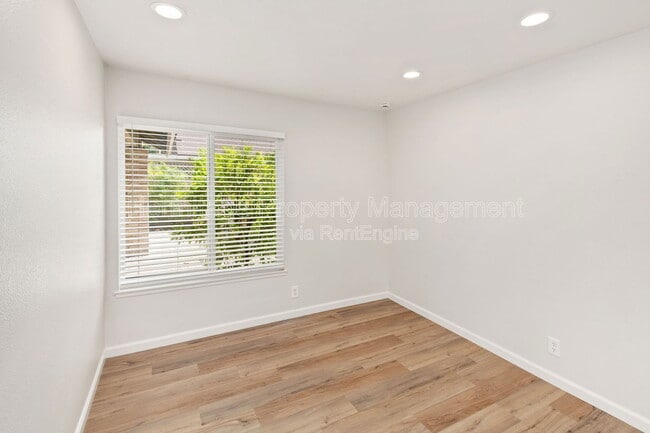 Building Photo - 4111 Reyes St