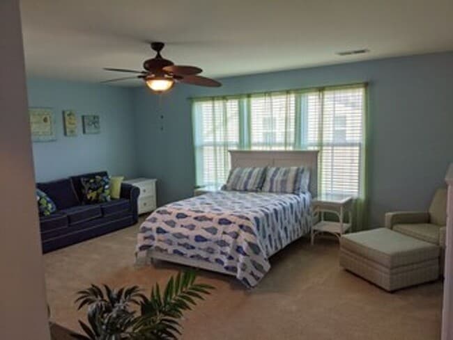 Building Photo - 37024 Fairway Dr