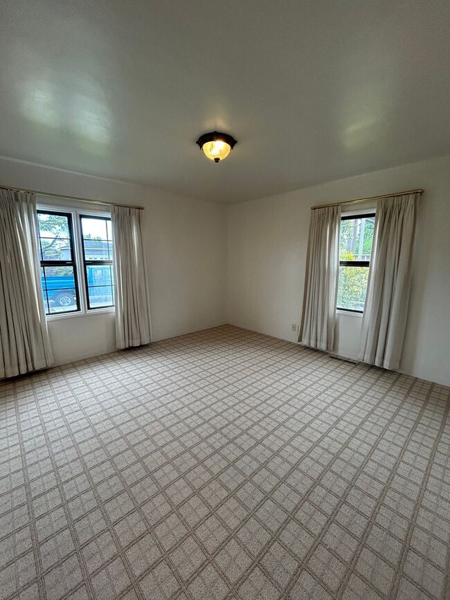 Building Photo - 2BR/ 1BA House In South Salinas