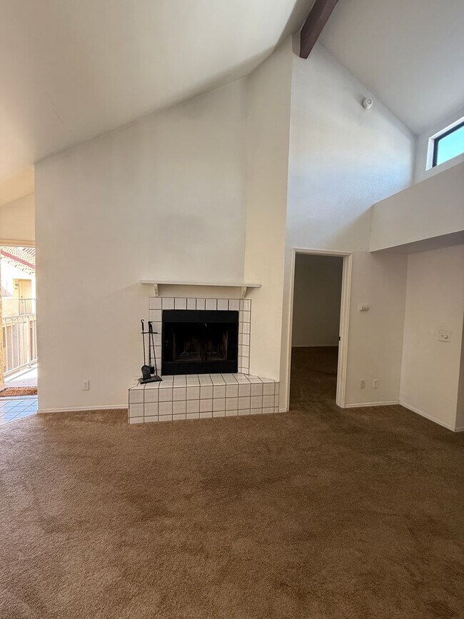Building Photo - Discover your cozy desert home in this 1-b...