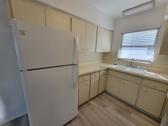 Building Photo - 505 Manatee Ct