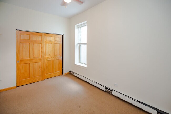 Building Photo - 6223 S Kenwood Ave