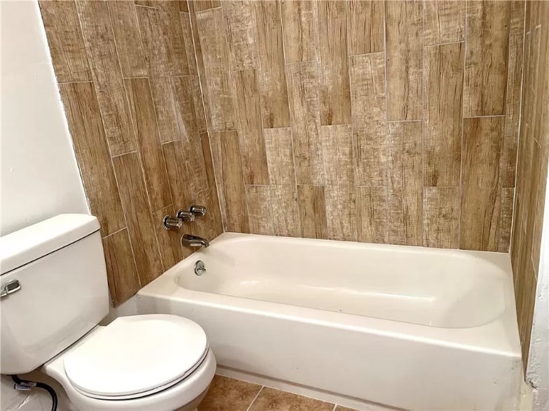 Building Photo - 2226 Formosa Cir