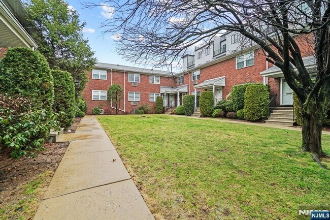 Building Photo - 234 Columbia Ave