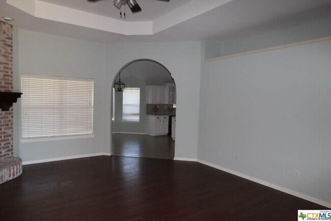 Building Photo - 2603 Jasmine Ln