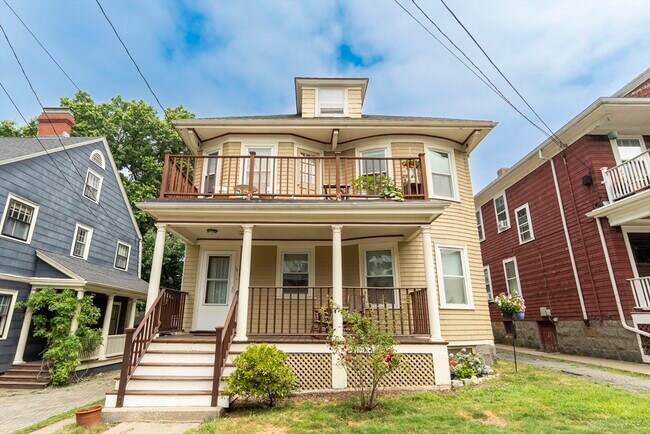 Primary Photo - 15 Castleton St