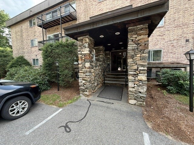 Building Photo - 181 Littleton Rd