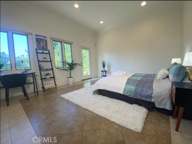 Building Photo - 3015 Hollyridge Dr