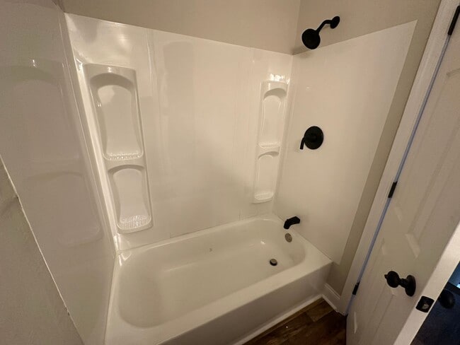 Building Photo - 3 Bed Large Townhome in West Ashley!