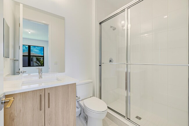 Building Photo - 9451 Riverside Pk Dr