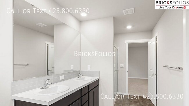 Building Photo - 18726 Lipoma Pl E