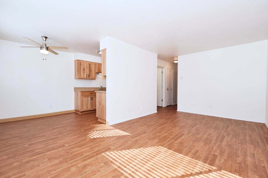 Building Photo - 12085 SW 135th Ave