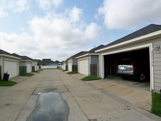 Building Photo - 20526 Patriot Park Ln