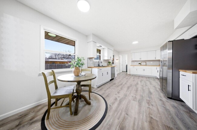 Building Photo - 103 Valleyview Dr