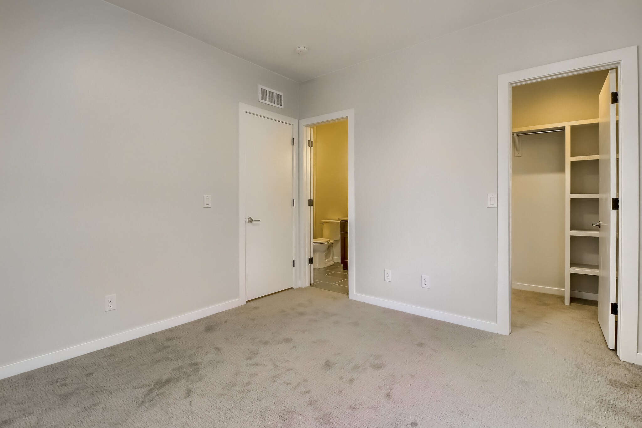 Building Photo - 2098 S Galapago St