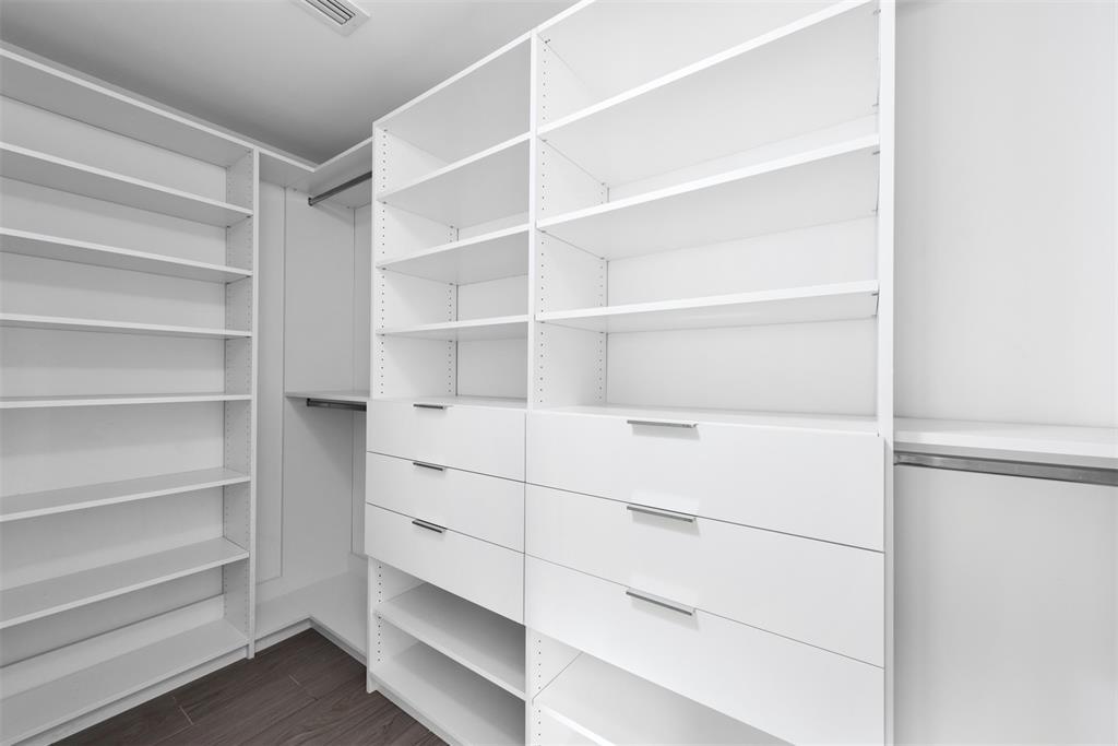 Building Photo - 3131 NE 7th Ave