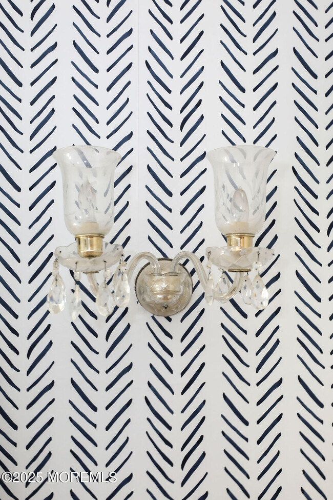 Building Photo - 17 Beach Rd