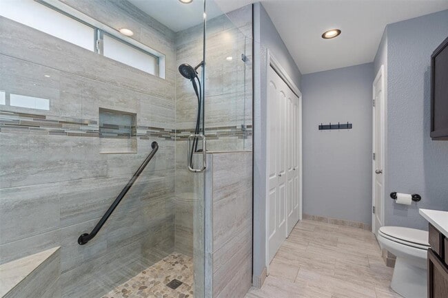 Building Photo - 226 Claris Ln