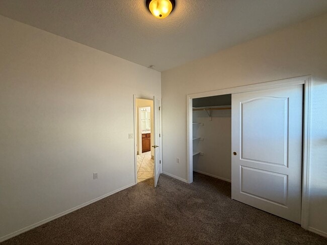 Building Photo - 3 Bedroom Single Story Home Available Near Corrales Rd & Highway 528 in Rio Rancho!