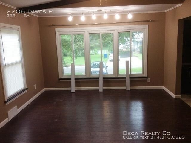 Building Photo - 3 bedroom in Saint Louis MO 63114