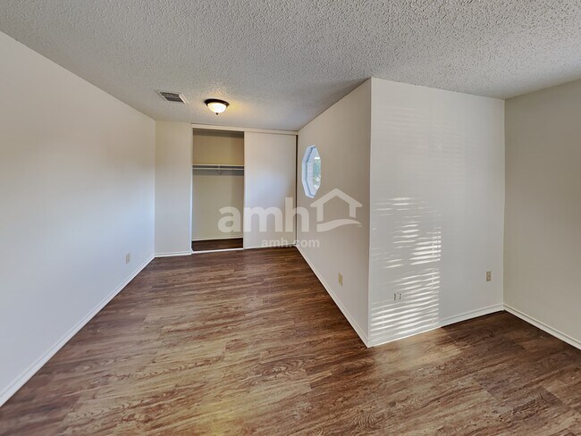 Building Photo - 8447 Mannington Pl