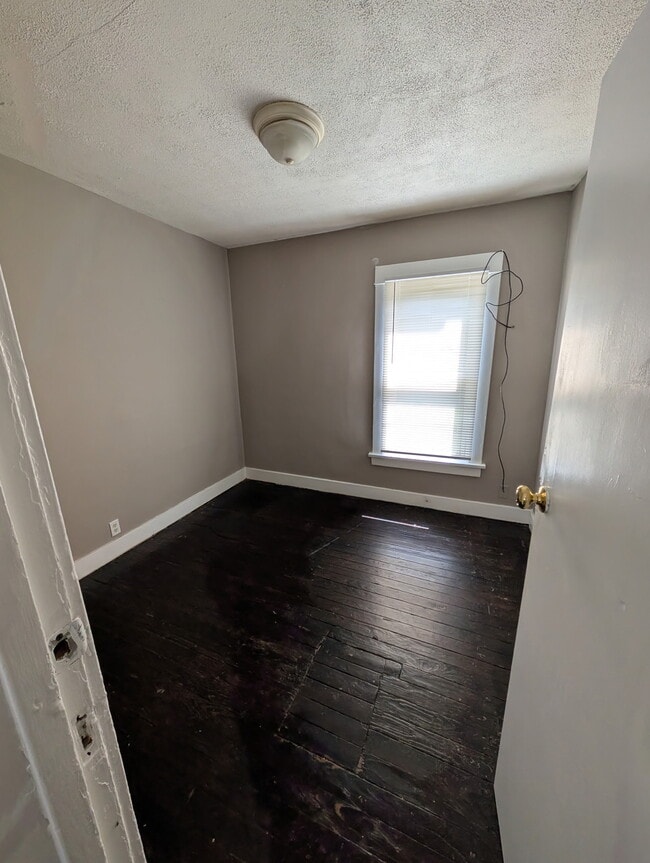Building Photo - 1705 Burlingame Ave SW