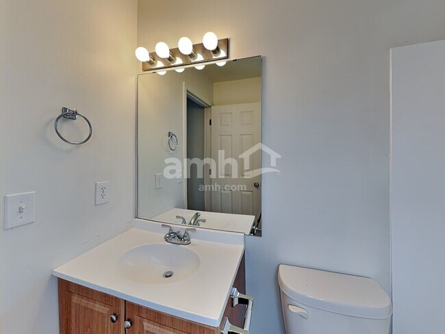 Building Photo - 6093 W Graceland Way