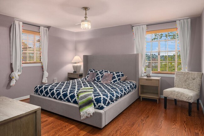 Building Photo - $2000 OFF 1 Months Rent with a Lease Start...