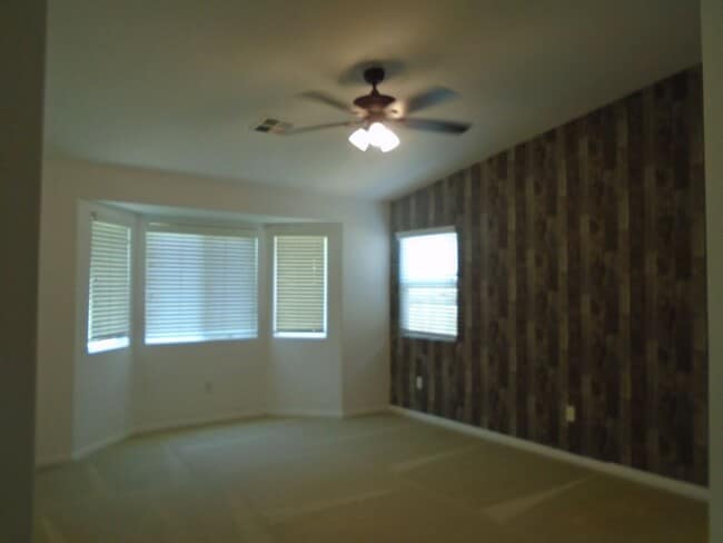 Building Photo - GRAND ISLAND PLACE !!!  SEVEN OAKS -