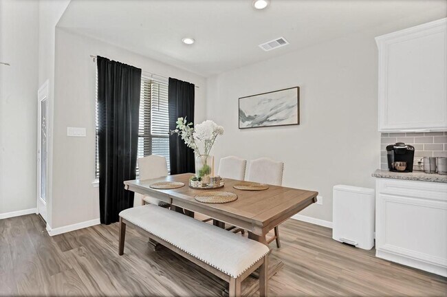Building Photo - 16223 Neff Park Dr