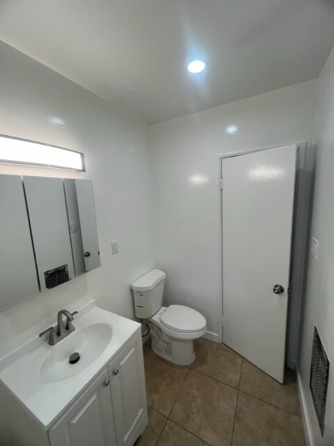 Building Photo - 1696 Amberwood Dr