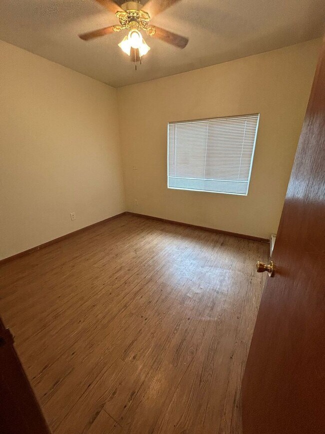 Building Photo - Great Duplex in Loveland