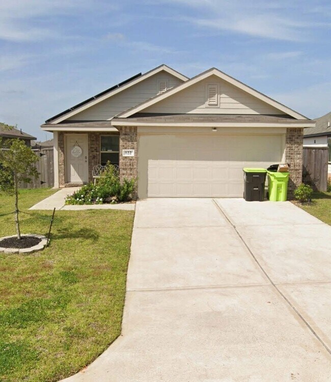 Primary Photo - 122 Spring Rose Dr